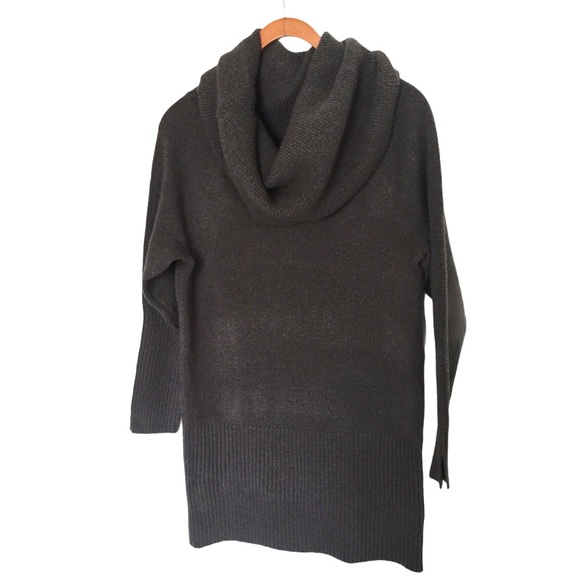 Romeo and Juliet Coture Sweater Size L - Picture 4 of 10